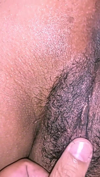 Brijem pičku i anus svoje cure | Isječak 2