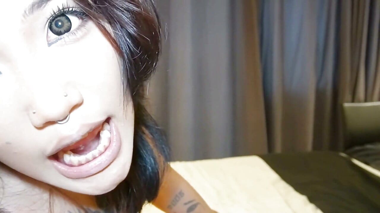 20-year-old Pinay Ravaged in Several Positions and Gets a Big Facial