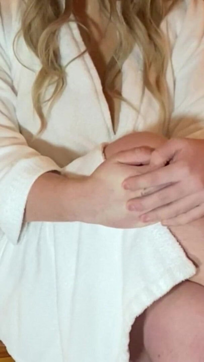 Kultni trenutak iz "Velike sise transica bljeska kurca u sauni spa hotelu"
