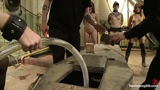 Sophie Monroe namı diğer Dolly Meats 1. gün canlı gömüldü, aşağılandı ve işkence edildi