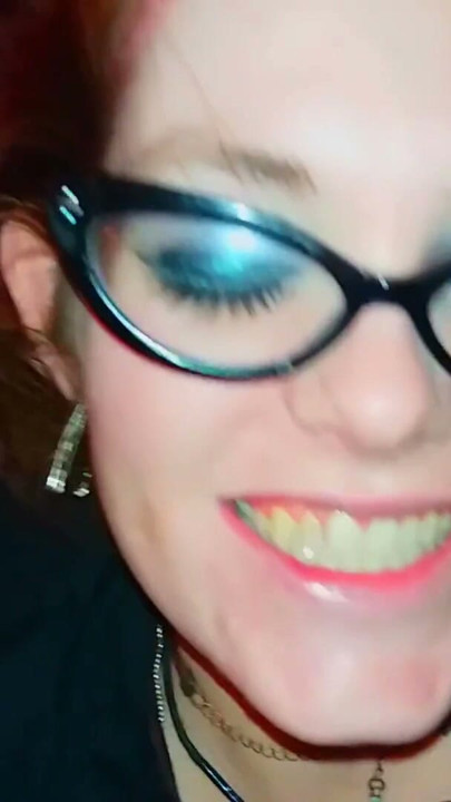 Engolir a porra dele faz a Moxi GLOW - MoxiBluez | Clip 1