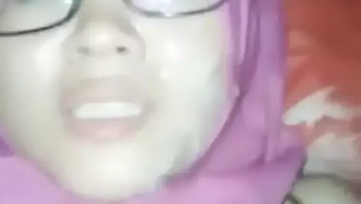 Desi Malay Cum facial jilbab tudung