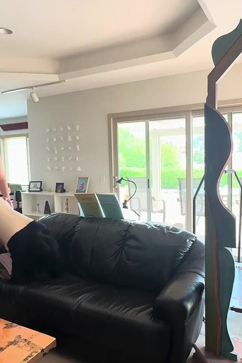 Chinese Stud Yummy Jimmy Fucks Stripper Slutty Kitty in the Living Room
