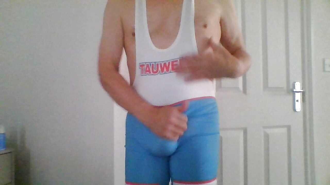 Wank in new wrestling singlet