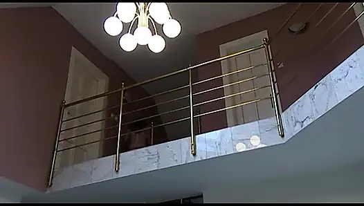 Горячих шлюшек жестко трахнули - минеты и раком