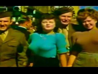 Девушки в Англии перед Днем 1944