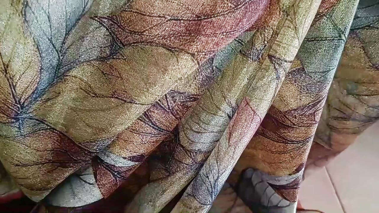 Fucking Brother-in-law with Tablet - Saree Sex -1