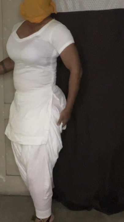big boobs hot ass suitsalwar bhabhi lover | Clip 1