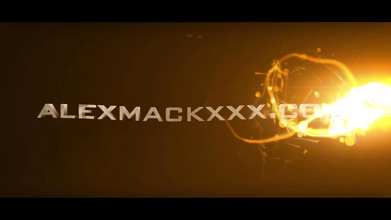 Ο καυτός φίλος της ετεροθαλούς αδερφής μου με ξύπνησε για να γαμήσω