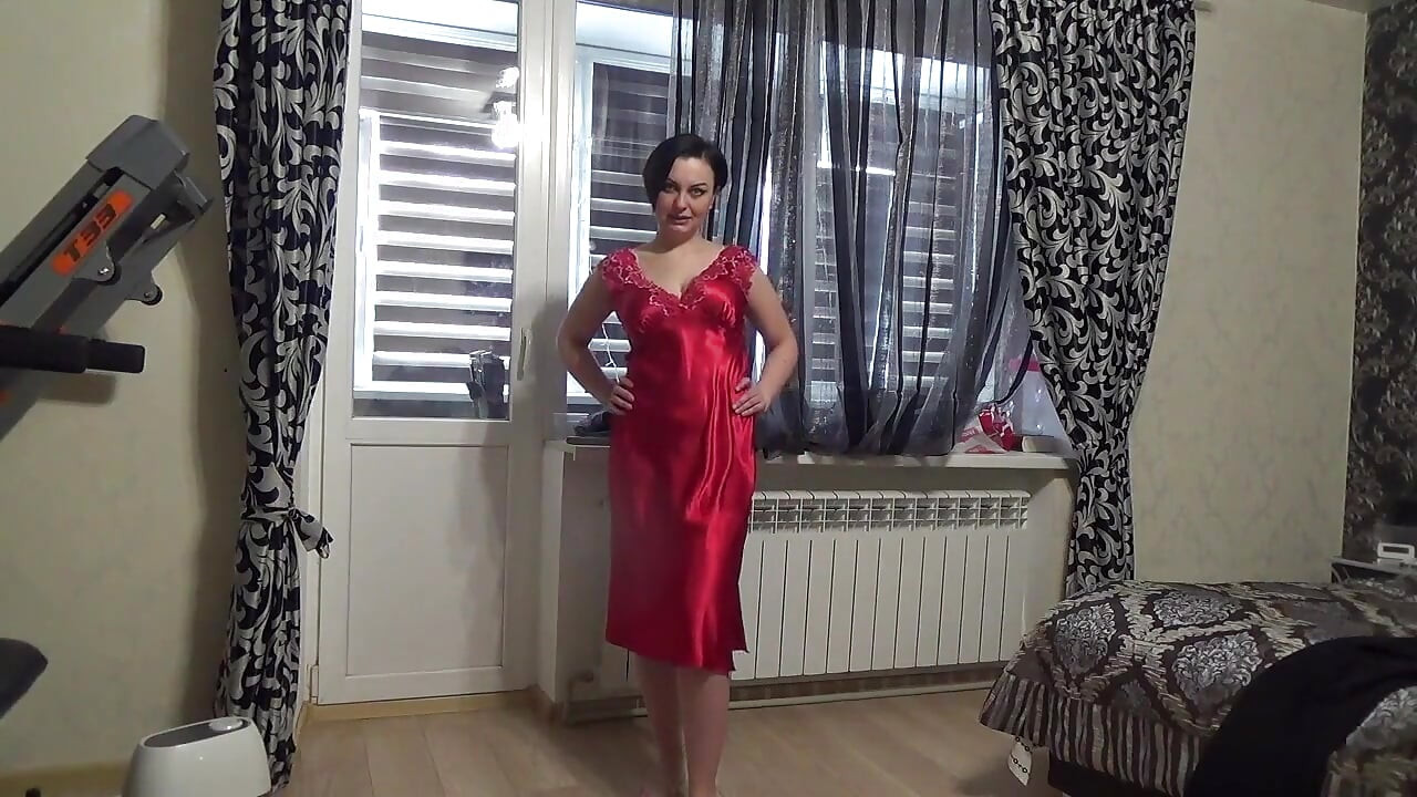 The sexiest my outfit N4 Modeling sexy red satin nightie for you
