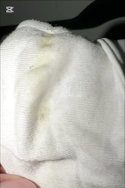 Seluar dalam putih isteri mengandungku