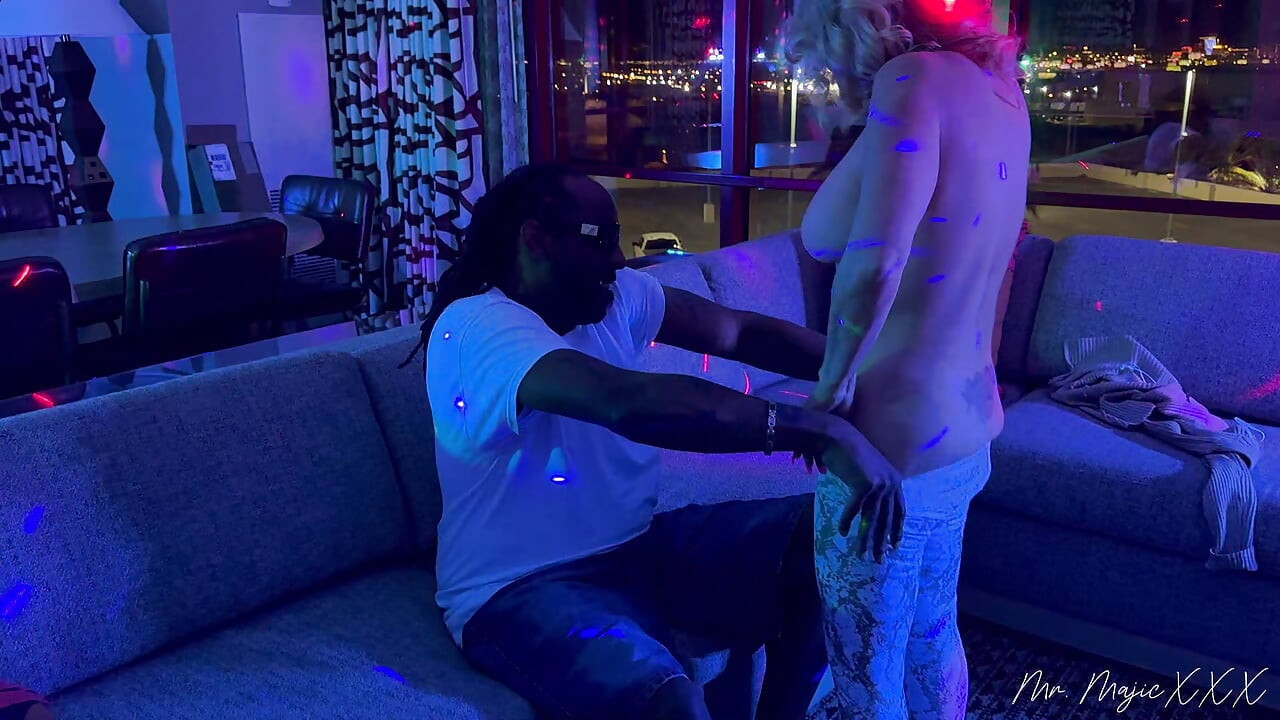 Bridgette Daniels minden lyukába beviszi Mr. Majicot Las Vegasban