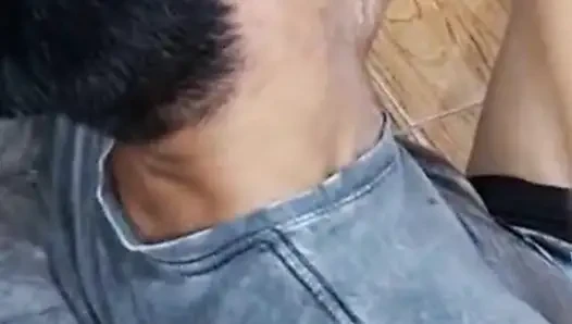 Büyük yarağıyla sikişiyor