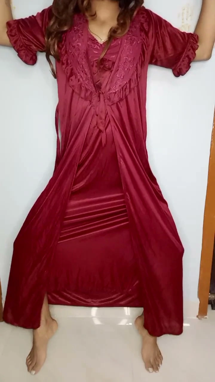 Meri mummy ne kal raat me isi satin nighty ko pahan ke apni chut ki ras chatai,Rossy bhabhi