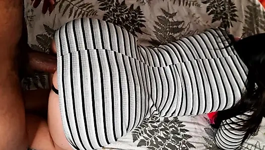 Пара поклонников порно XXX снимает себя в первый раз сексом без презерватива