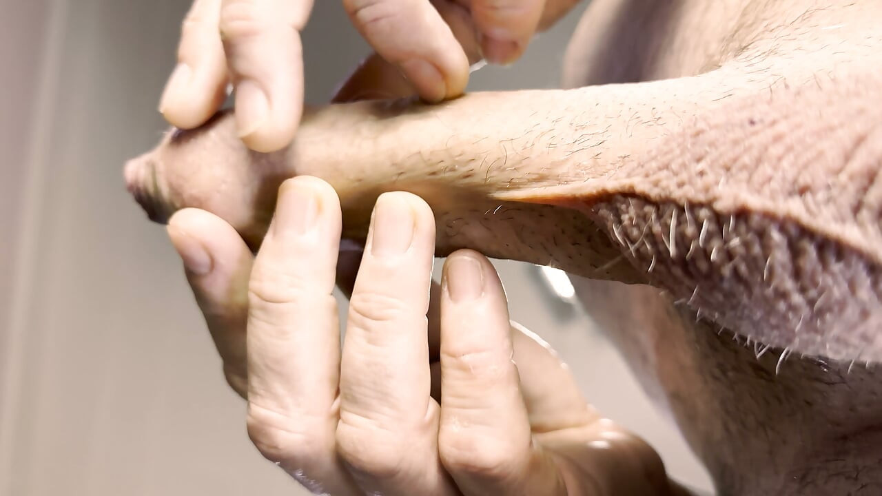 My stepdaddy jerks off his cock very hard before fucking me