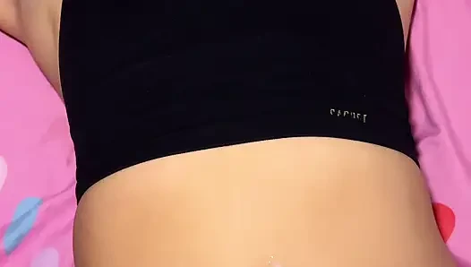 Üvey erkek kardeşimin yarağının üstüne çıkıp biniyorum