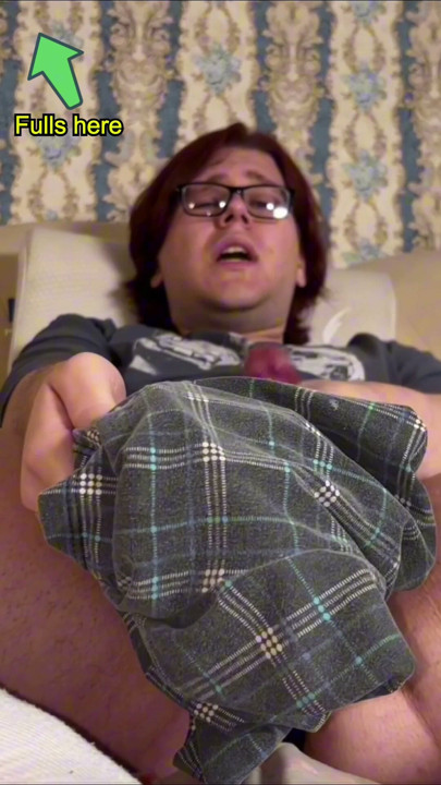 Gayboy Explodes for a Crazy Tipper - Live Cum
