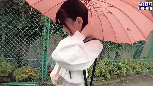 Нежный глоток Bliss с крошечной изгибом темноволосой соблазняет на сладкое оральное свидание, часть.1