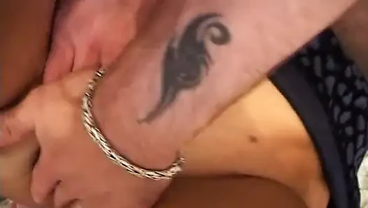 Italian amateur chick in mask get fucked