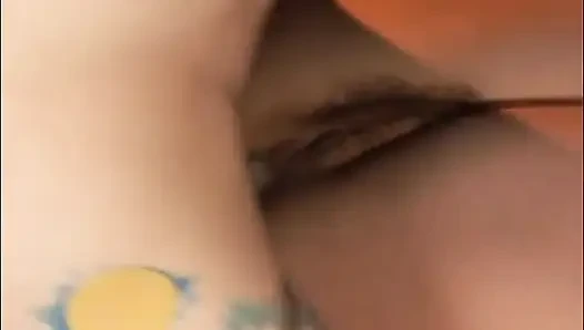 Geiles küken mit kleinen titten wird in ihren arsch gefickt