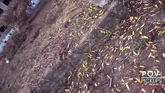 Cewek jerman rambut pirang lagi asik nyetir mobil sambil bugil + ngentot di tempat umum