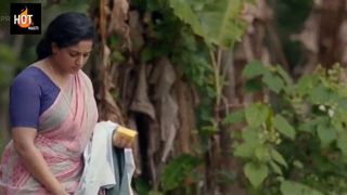 L'attrice indiana Kavya Madhavan, milf, scena di spremitura di tette nude