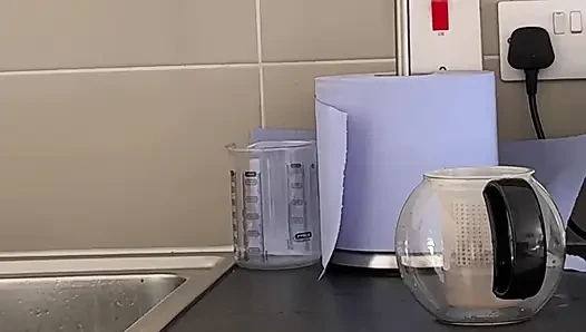 Su kazanı meydan okuması... Tutamadım ve pantolonumu ıslatdım