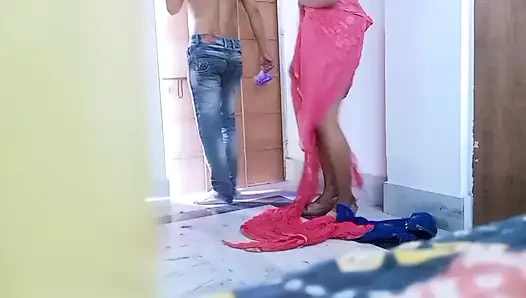 On the Day of Holi, I Changed the Color of the Pussy of the Neighbor Bhabhi with Color