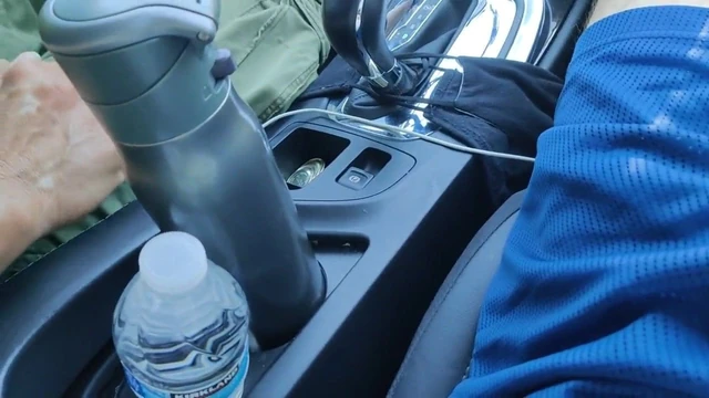 Latino Daddy car hand job daytime