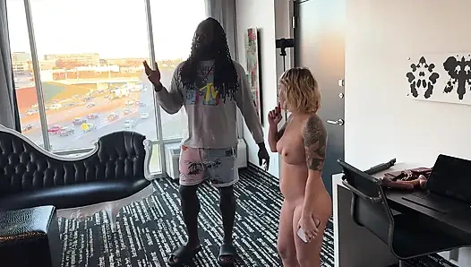 Скрытую милфу застукали