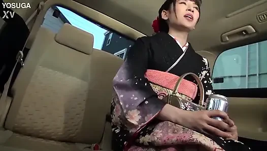 20-year-old on Her Way Home From Her Coming-of-age Ceremony - Free Commemorative Photo Shoot, She Was Tricked Into Taking Photos