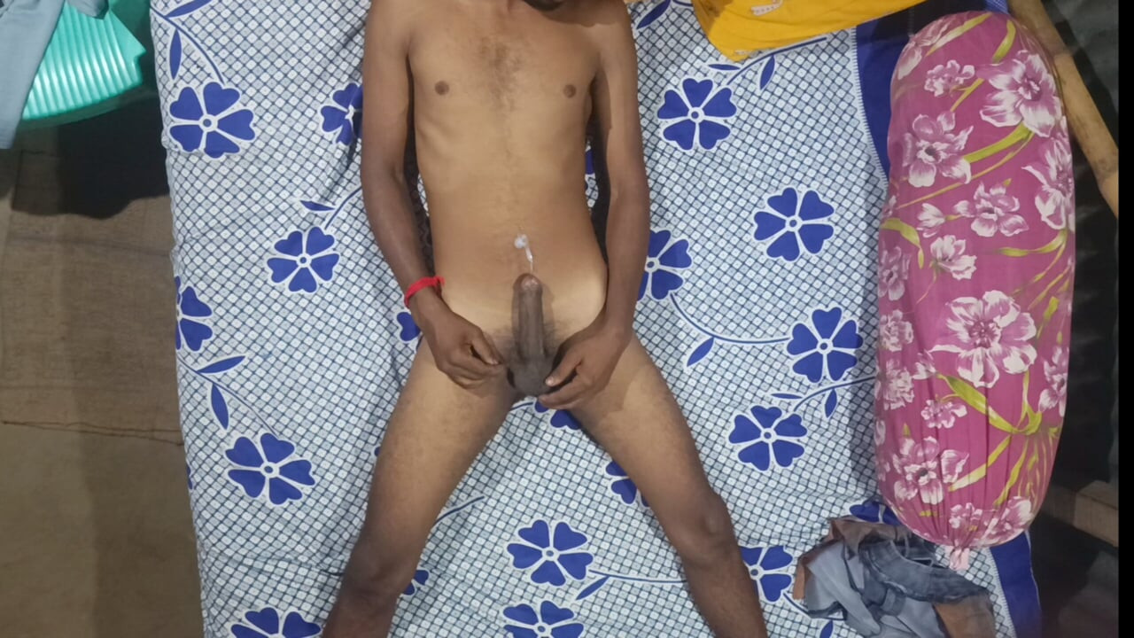 Nachdem ich mein Bad beendet hatte, als ich mich auf dem Bett hinlegte, war ich vollkommen erschöpft.