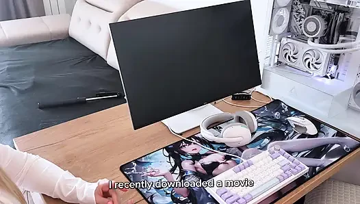 Fixed the computer of a beautiful neighbor to fuck
