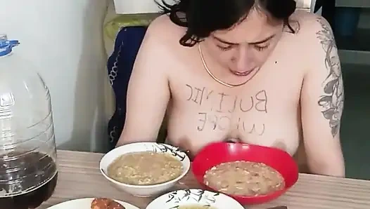 O kadar çok yemek yiyorum ki hastalanıyorum