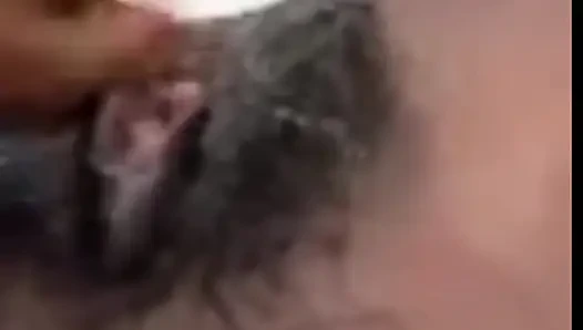 Gadis cantik india yang lagi sendirian pamer memek