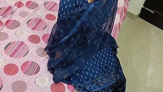 18-летняя индийская сводная сестра деревни дези был первый секс с сводным братом, Ясный хинди аудио