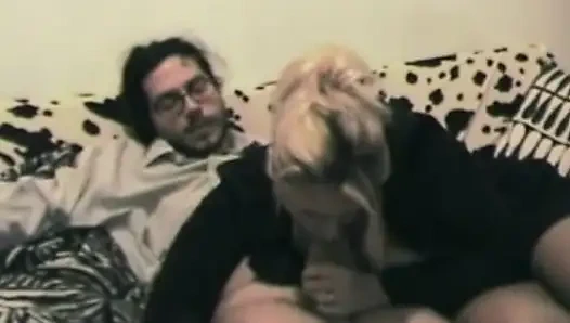 Kurvige blonde neujahrsfeier