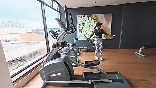 Keringat, Senyum & Mimpi Kunci Kamar