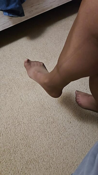 Louise Nylontease
