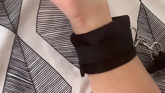 Tenggorokan dan sepong kontol diikat - submisif