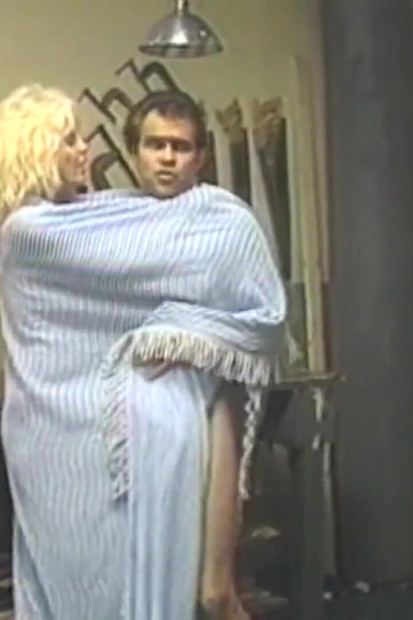 Požudna postelja kurvi