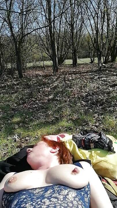 Горячие мокрые игры, милф, с поросятами в природе