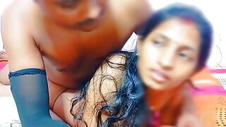 Indian Desi Village bisex ragazza asiatica scopata con un duro buco del culo video audio hindi
