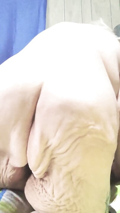 रहस्य बाहर वह सह एन चिल्लाने जा रही है