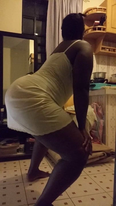 ass shaking