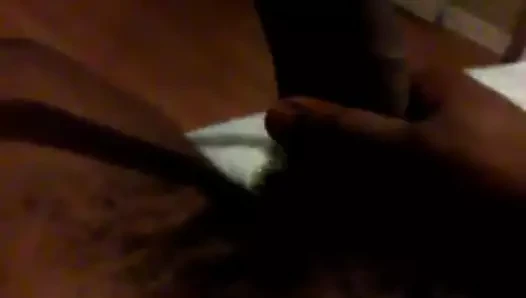 Eti okşayarak