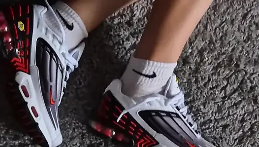 Nike tn ile oynadıktan sonra sert sikiliyor