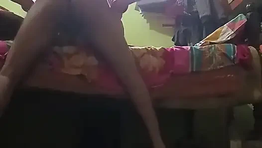 Hintli soniya yenge sikişiyor