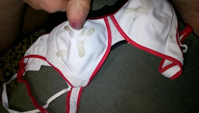 cum sport bra